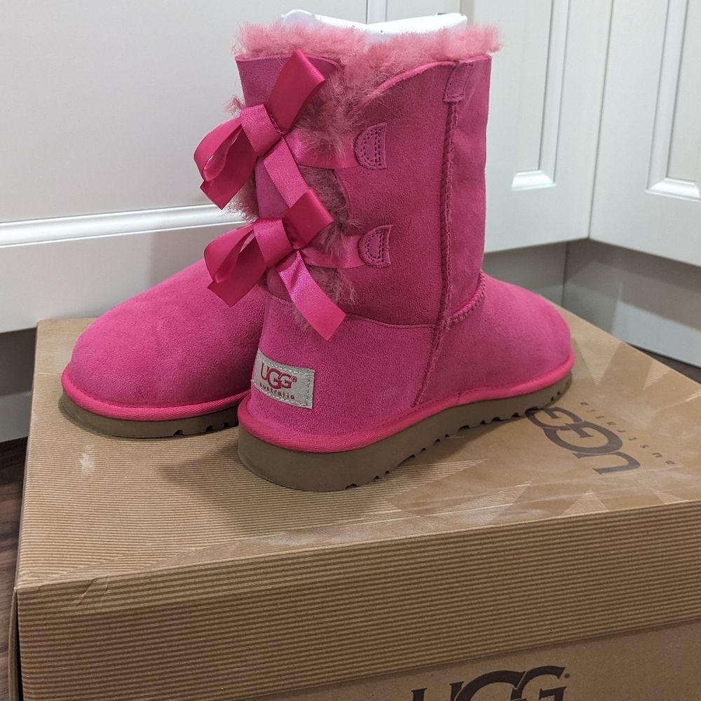 Ugg Bailey Bow short hot pink barbie boots